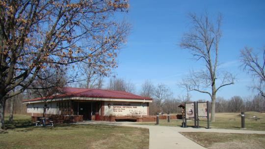 Hopewell Mounds Visitors' Center