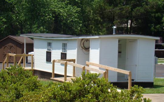 Shanty Boat where folks flew under the radar