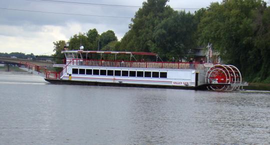 Valley Gem heads down the Muskingum River to its confluence the Ohio River.