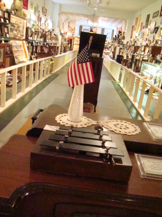 This played the NBC sign-on tones. The fourth bar was only used during WWII.