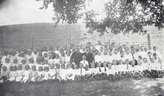 1914-first-childrens-class-at-st-michaels