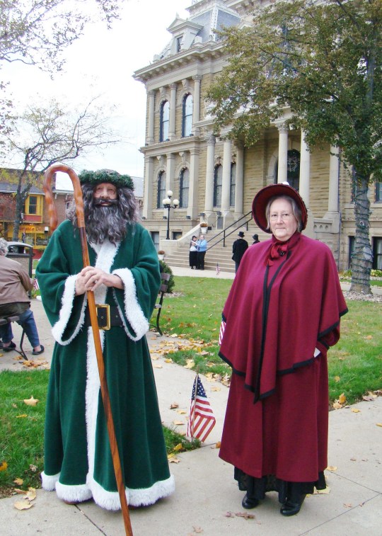 father-christmas-and-wife-2