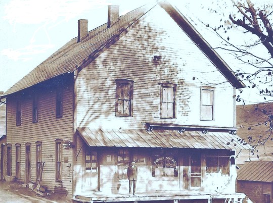 sikoras-grocery-001-2