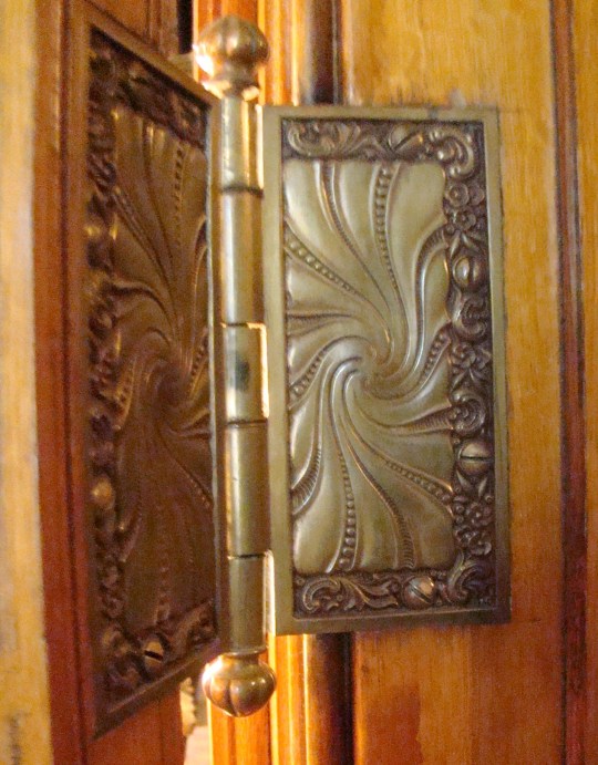 Barnesville Door Hinges