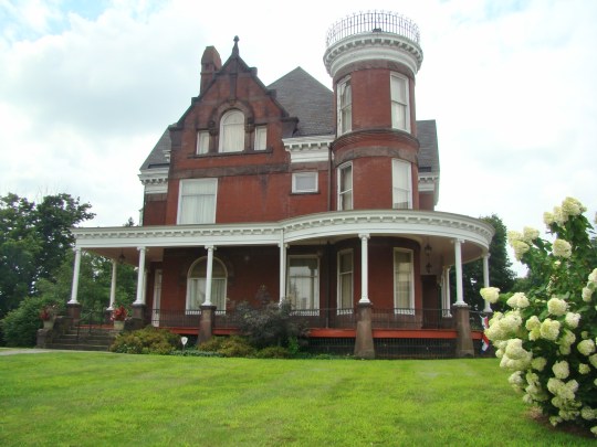 Barnesville Mansion