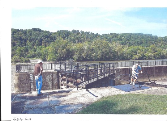 River Hand Powered Locks 001 (2)