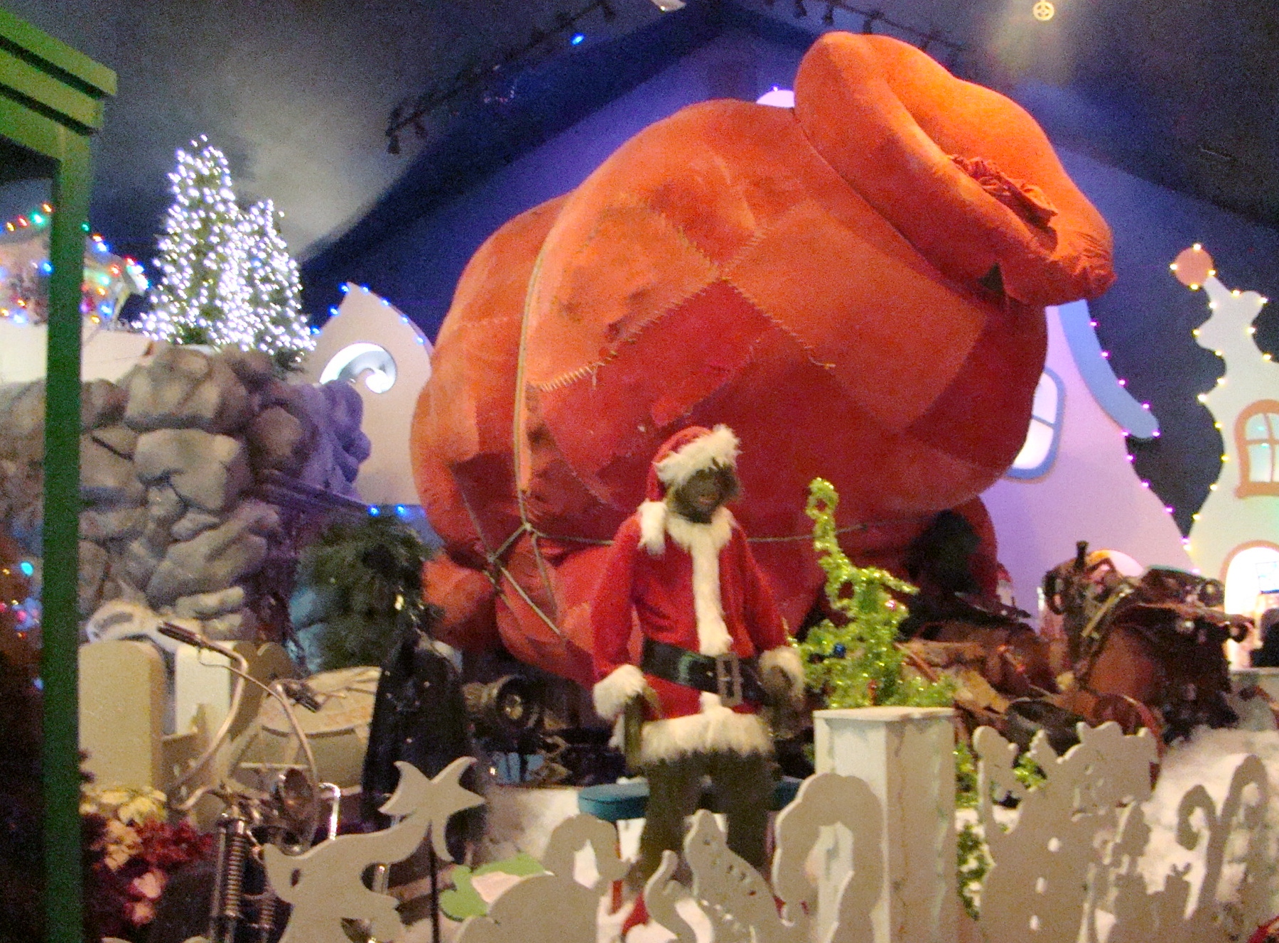 Castle Noel Grinch set