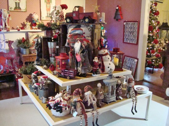 White Pillars - Room