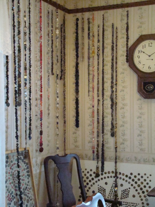 Frieda Button Strings