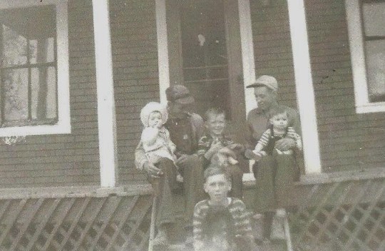 Jerry and brothers 001