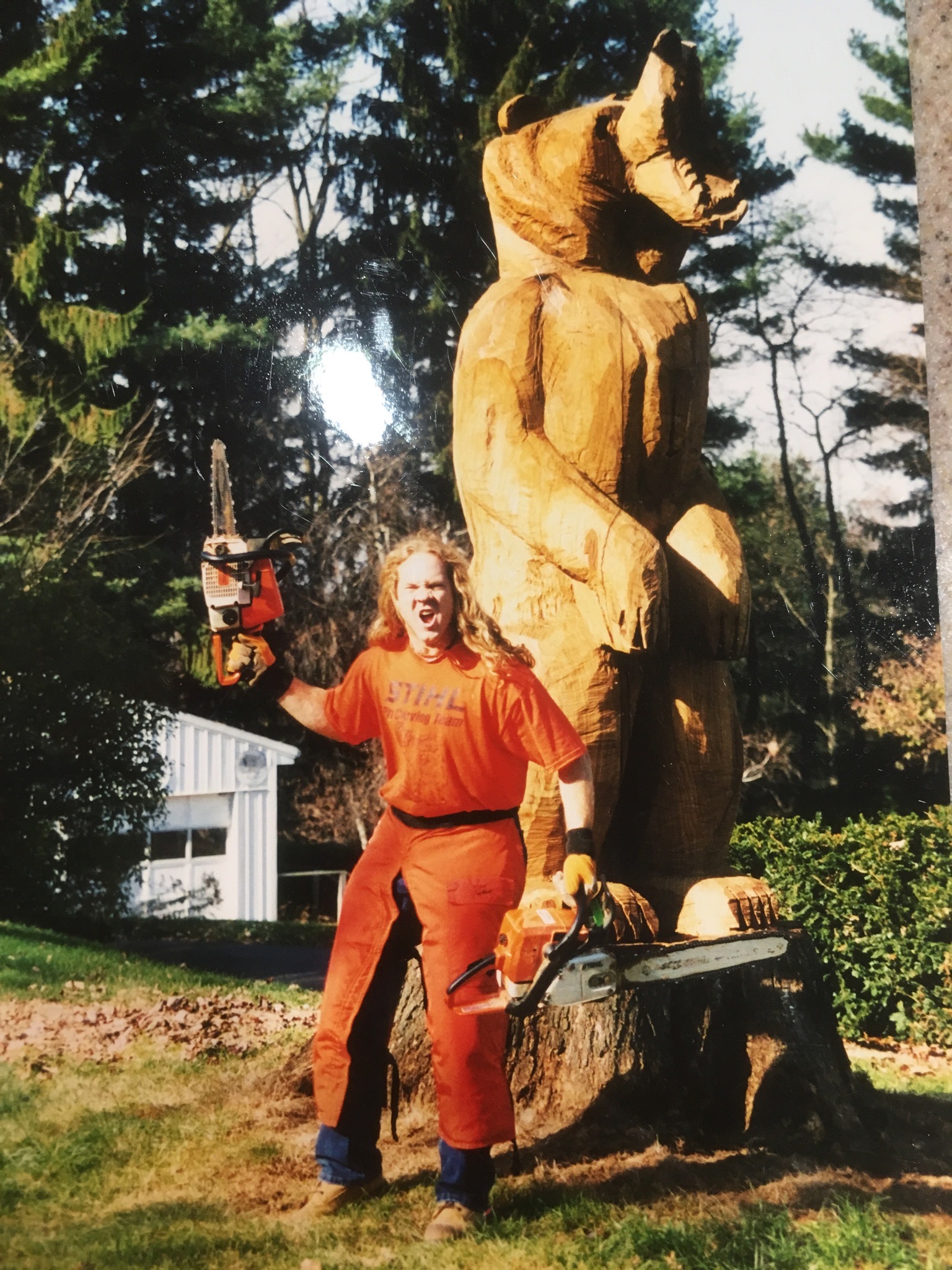 Chainsaw carver