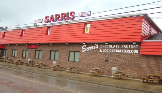 Sarris Store