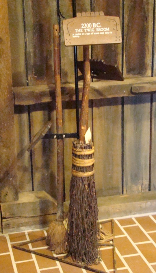 Hoover 2300 BC early broom