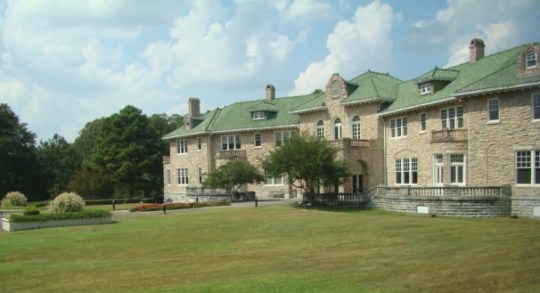 Piggly Wiggly pink palace