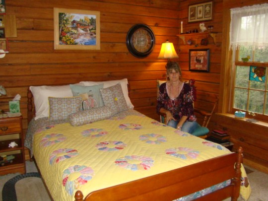 Julia Mom's Bedroom with eyes