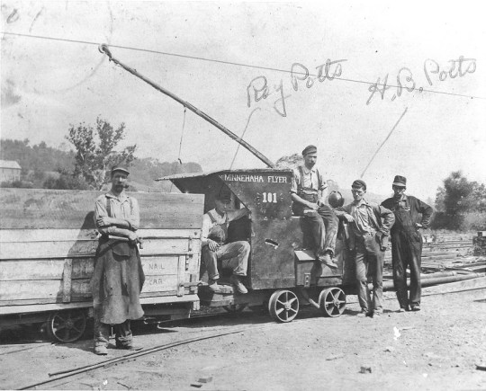 shop locomotive - ash and supplies to boiler room