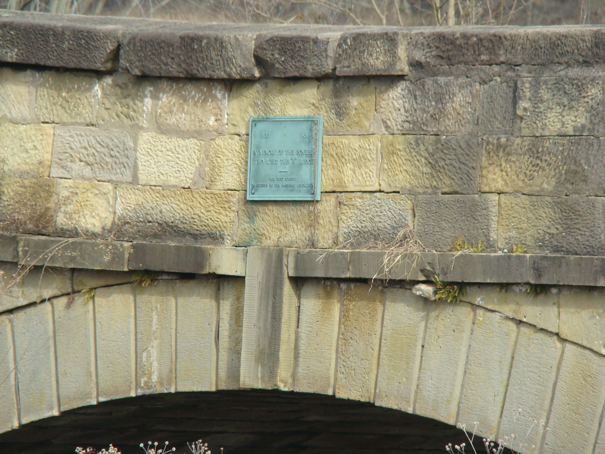 S Bridge sign at Middlebourne