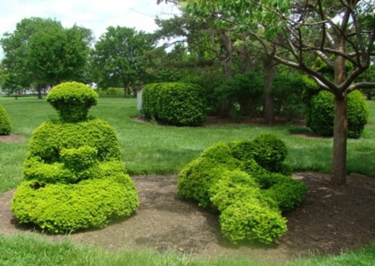 Topiary - Relaxing under the tree