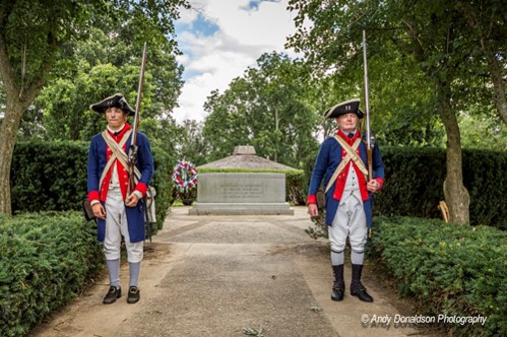 Fort Laurens soldiers guarding tomb